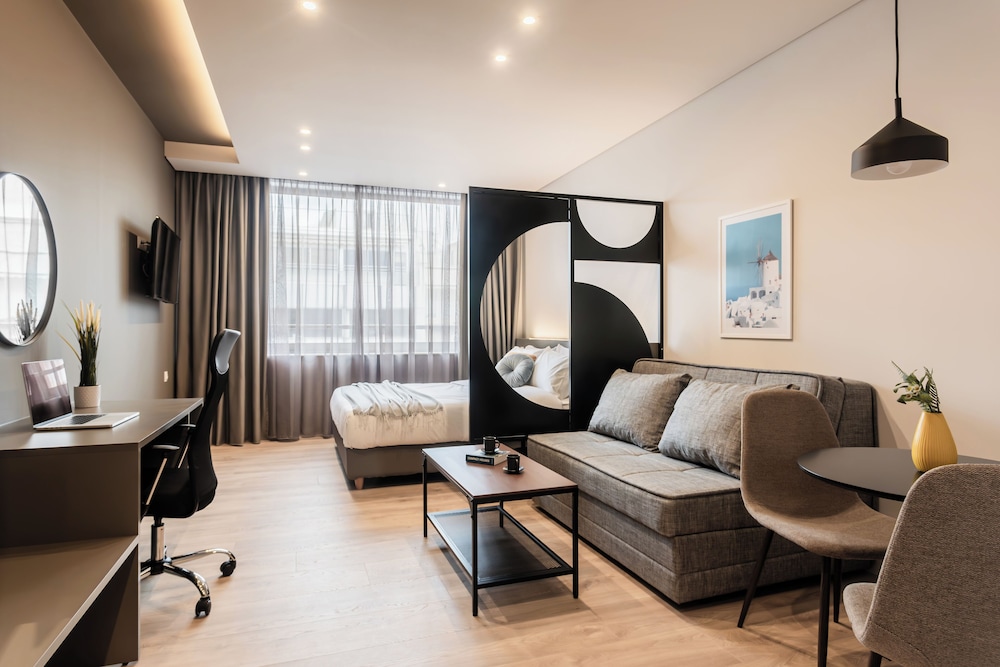 Family Apartment, 1 Queen Bed with Sofa bed, City View