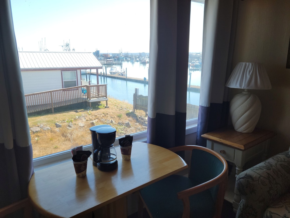 Junior Suite, 1 Bedroom, Refrigerator & Microwave, Garden Area photo 3
