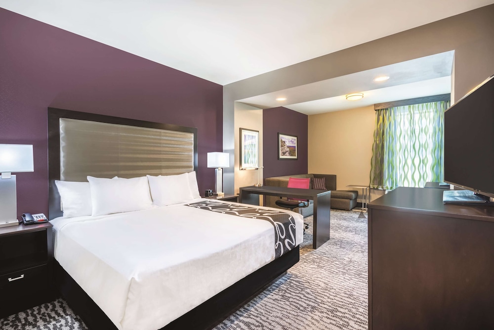 Deluxe Room, 1 King Bed, Non Smoking