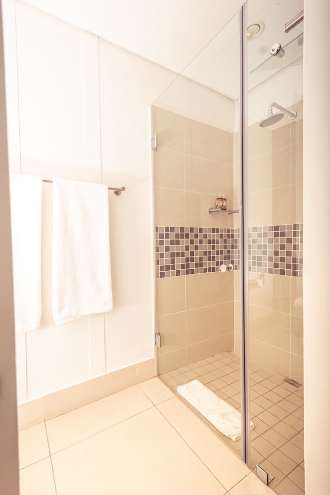 Superior Studio Suite - Photo 9