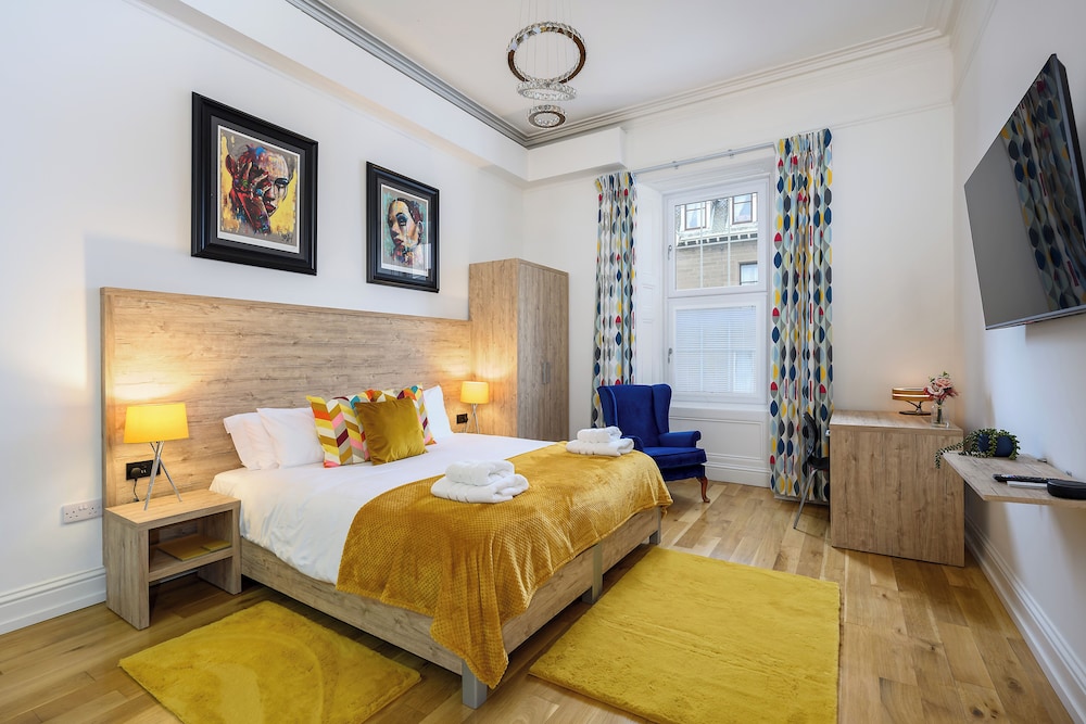 Junior Studio Suite
