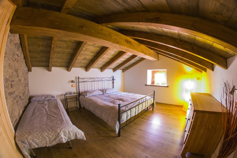Duplex, 2 Bedrooms photo 2