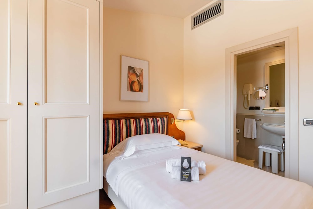 Superior Single Room, Non Smoking photo 2