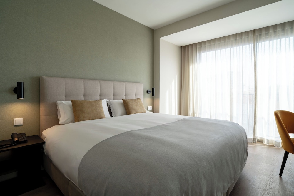 One-Bedroom Comfort Apt. with Sofa Bed photo 3