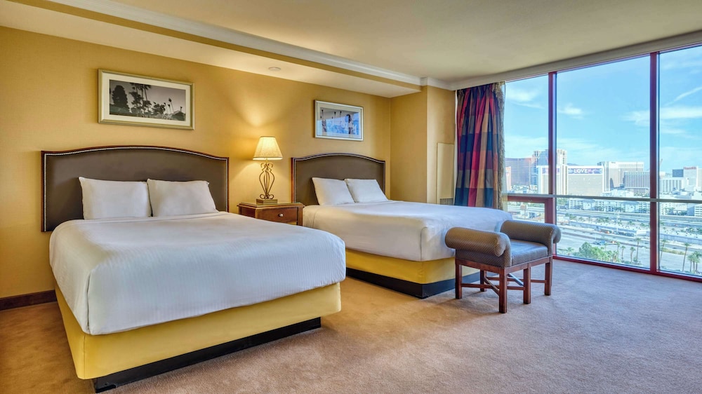 Room, 2 Queen Beds - Photo 2