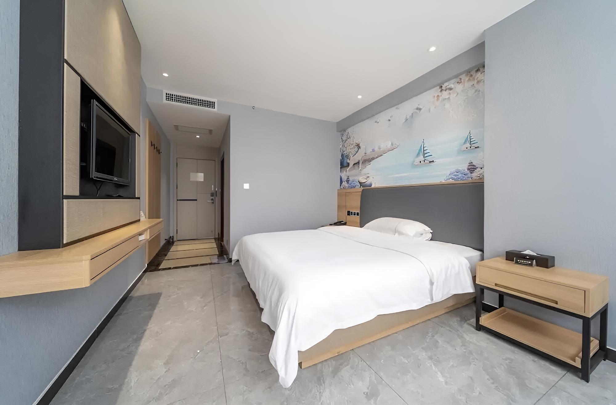 Standard Room, 1 Queen Bed photo 1