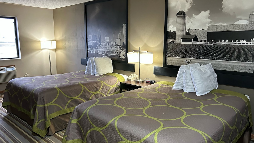 Standard Room, 2 Queen Beds, Non Smoking - Photo 1