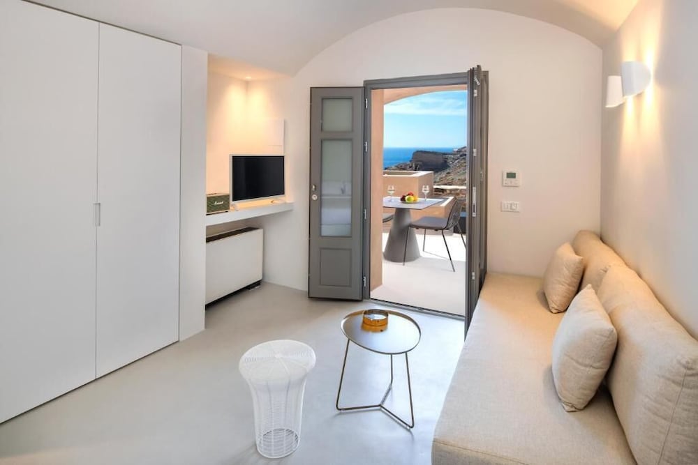 Superior Suite, Jetted Tub, Sea View - Photo 7