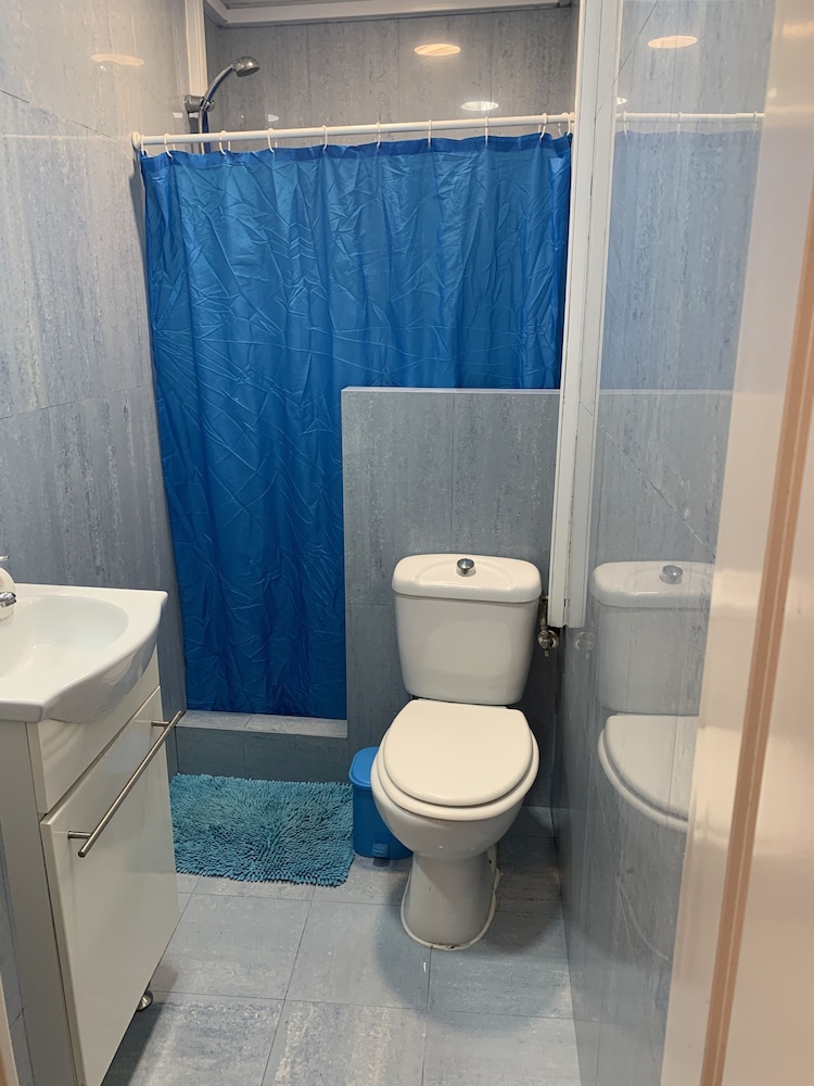 Twin Room, Private Bathroom photo 2