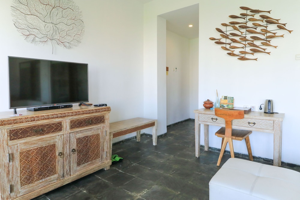 Suite - Photo 11