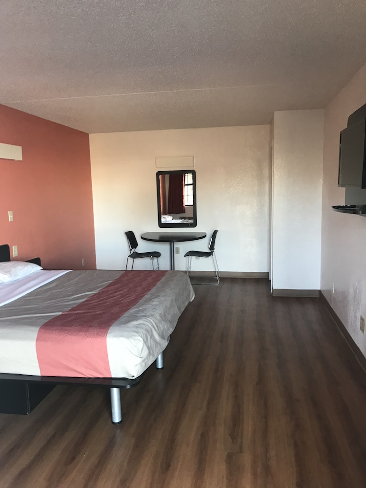 Standard Room, 2 Double Beds, Smoking photo 2