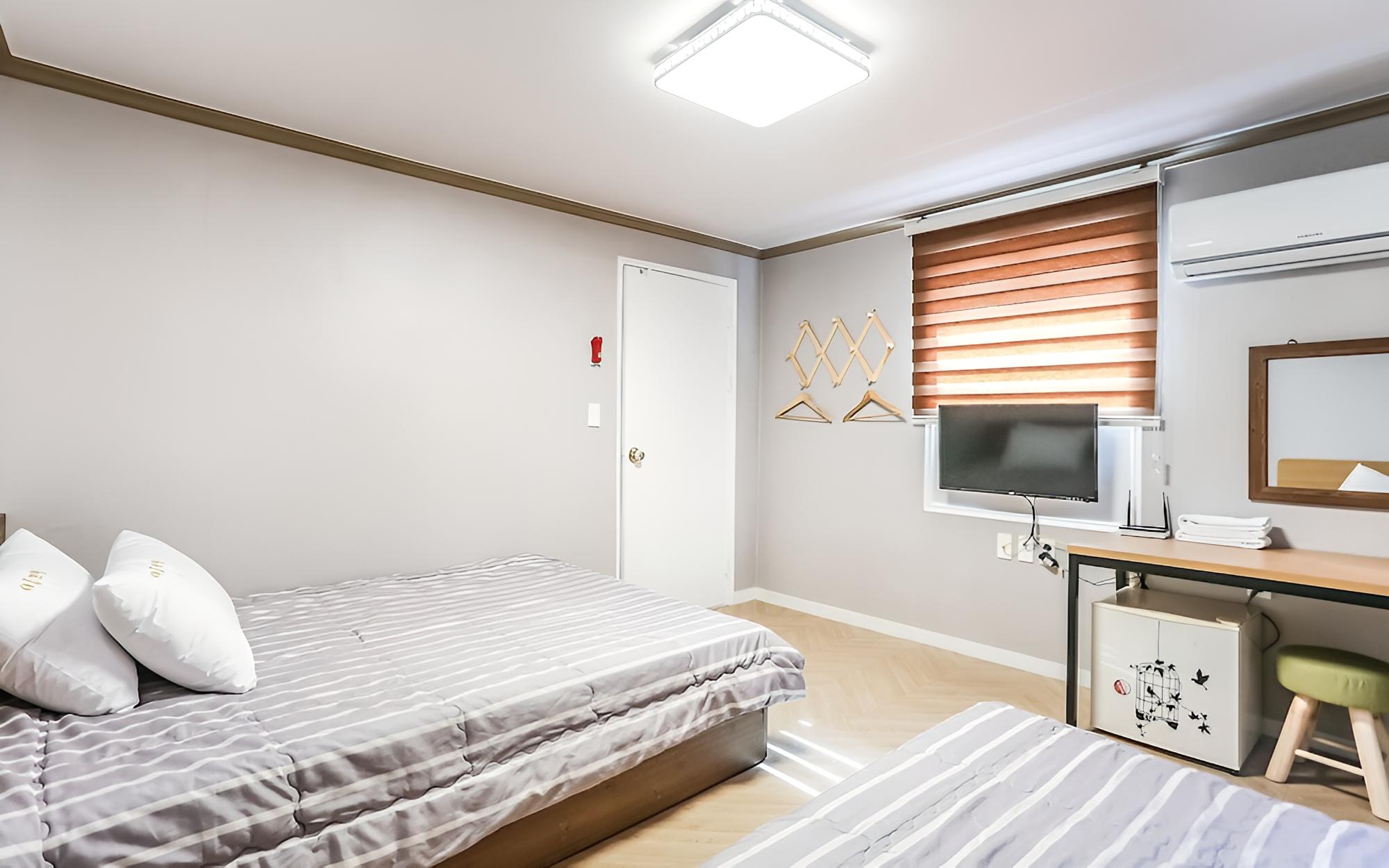 Room (Twin room) - Photo 2