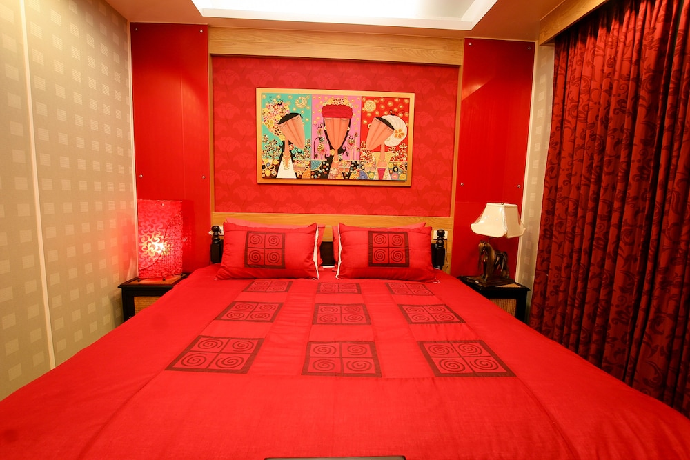 HONEYMOON SUITE (SKY GARDEN) photo 3