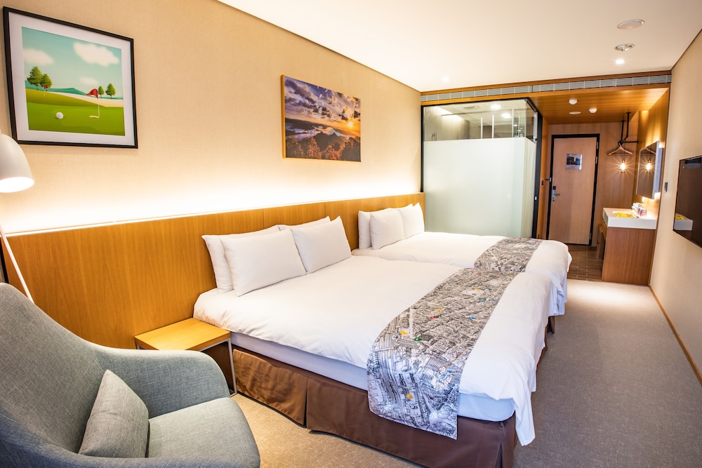 Quadruple Room, 2 Double Beds, No Windows, photo 6