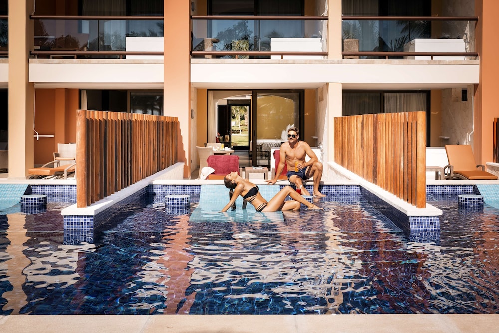 Suite (Swim Up Premium Level | 2A 1C)