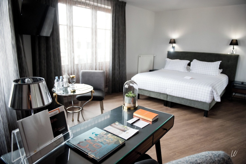 Junior Double Room