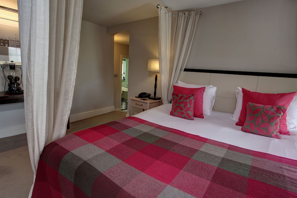 Standard Room, 1 Double Bed, Non Smoking (Canopy Bed) photo 2