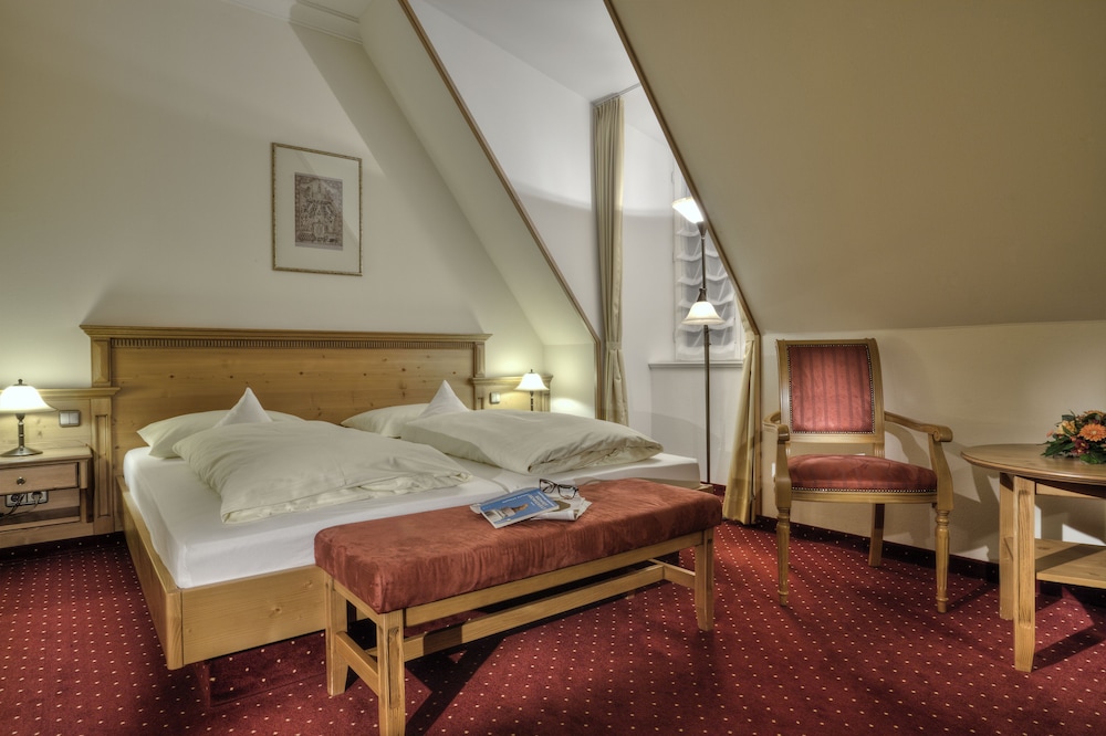 Double Room, 1 King Bed photo 1