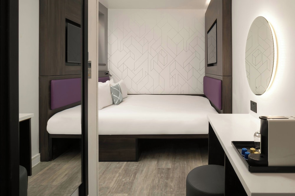 Room, 1 King Bed photo 1