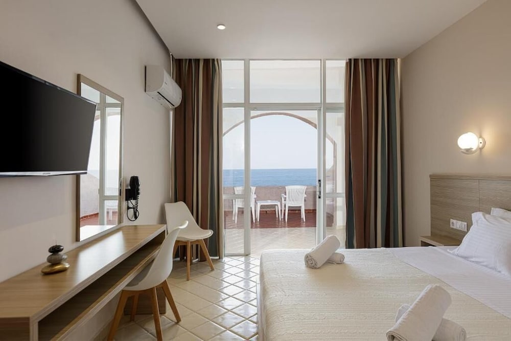 Basic Double Room, Sea View photo 1