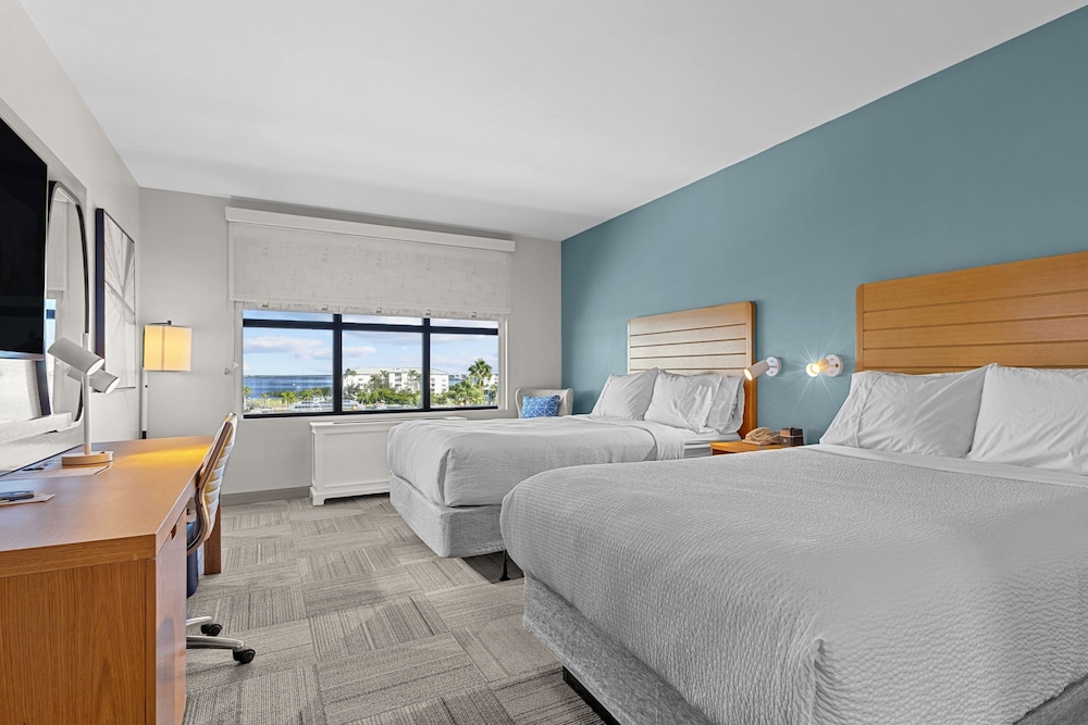 Room, 2 Queen Beds, Marina View - Photo 1