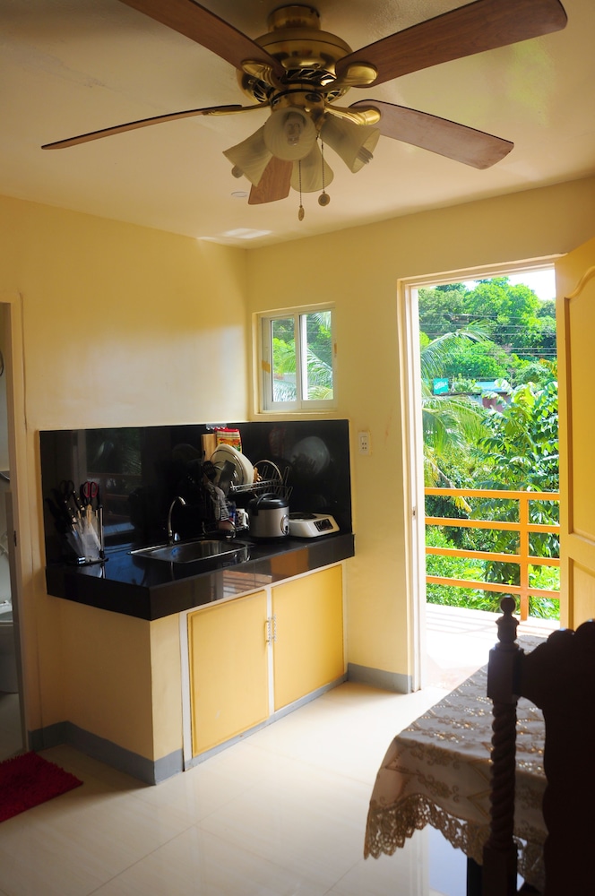 Basic Double Room, Kitchenette photo 3