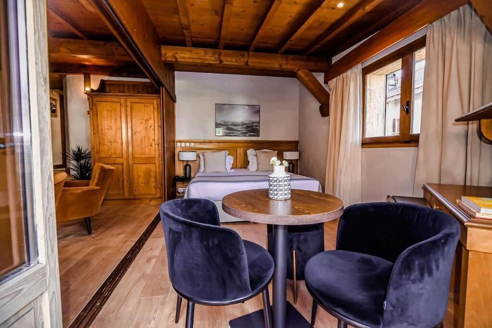 Suite, Terrace, Mountain View photo 2