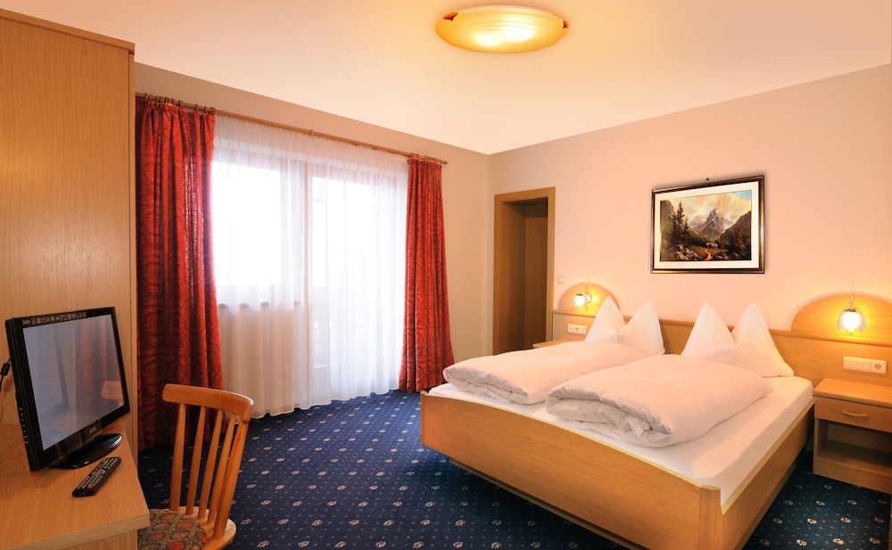 Panoramic Double Room, 1 Bedroom, Mountain View photo 2