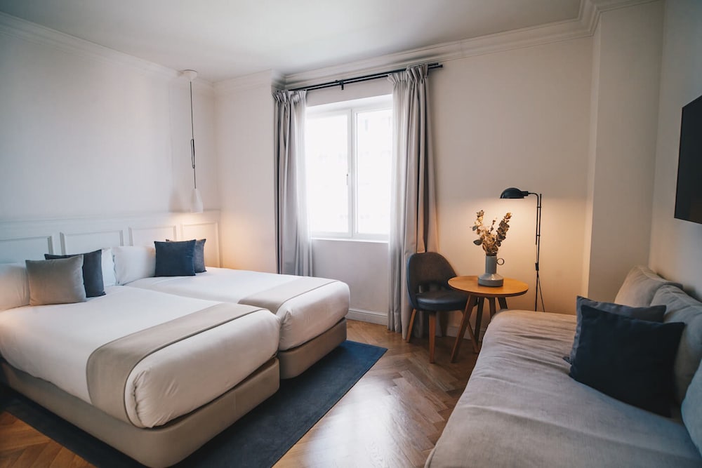 Deluxe Triple Room, Non Smoking, City View