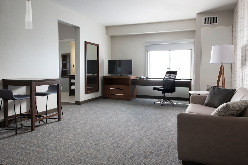 Suite, 1 Bedroom (Mobility Accessible, Tub) photo 2