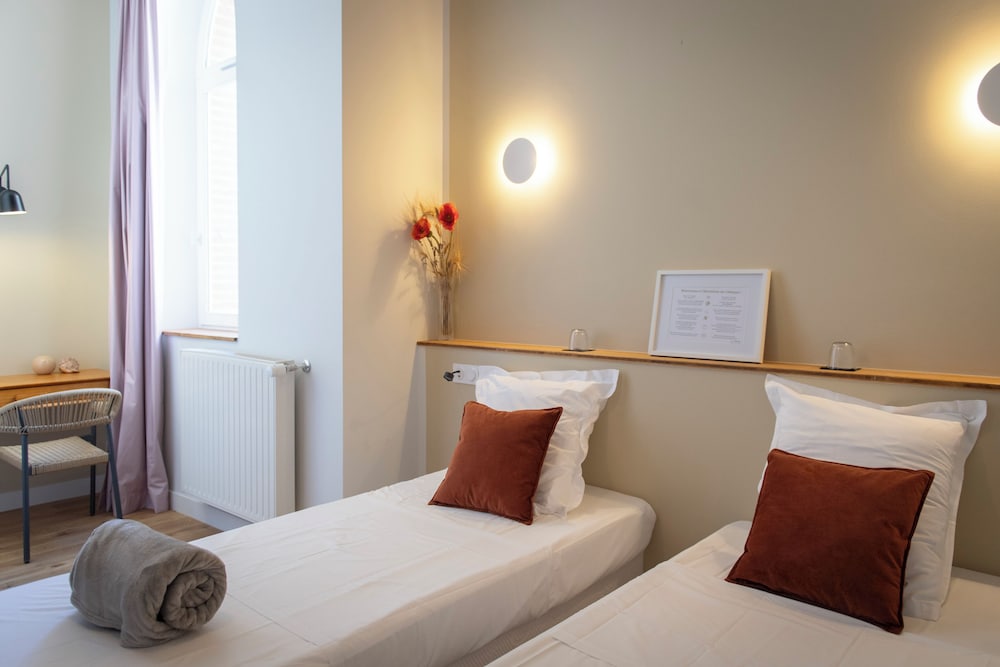 Double or Twin Room - Photo 2