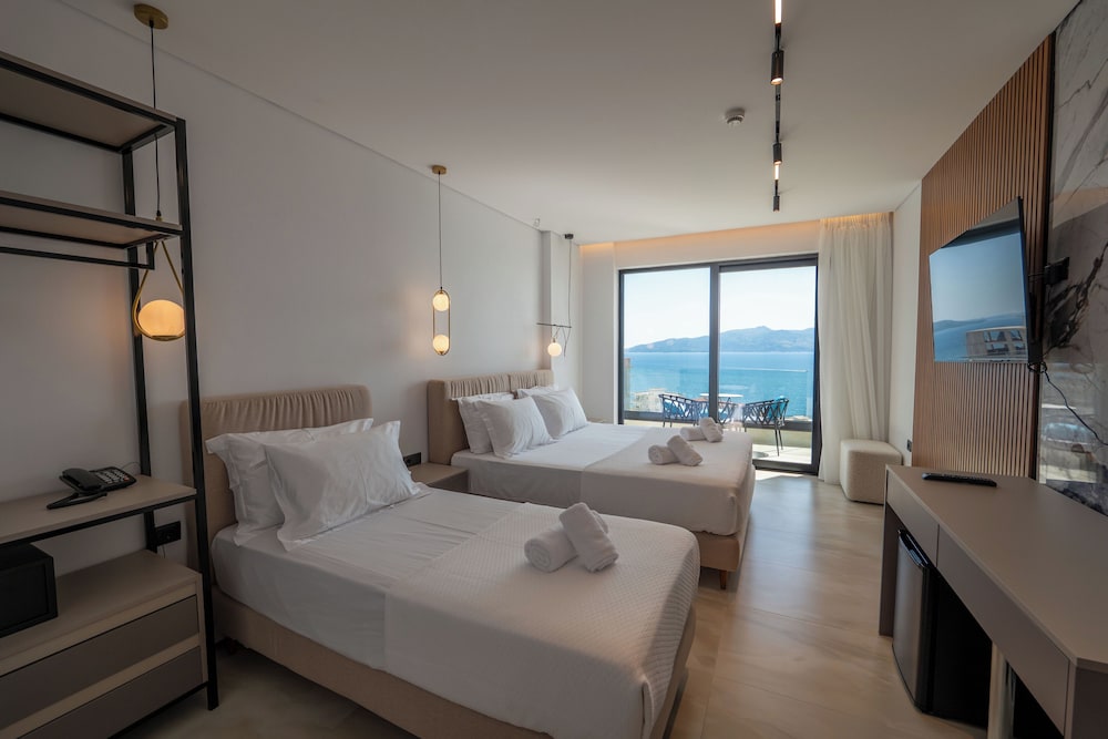 Superior Triple Room, Balcony, Sea View