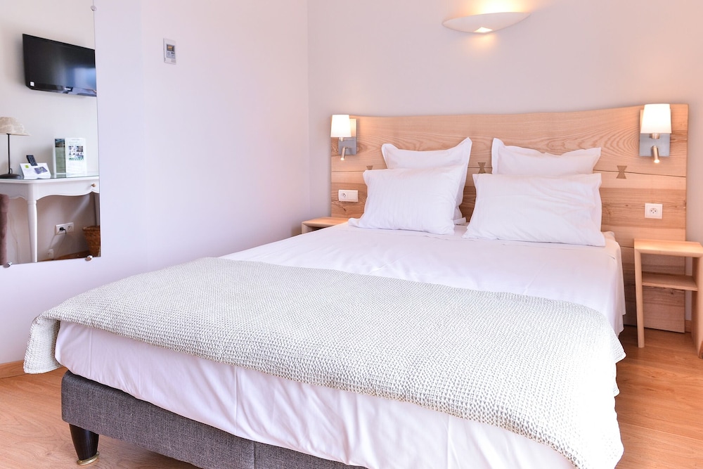 Superior Double Room, Balcony, Garden View
