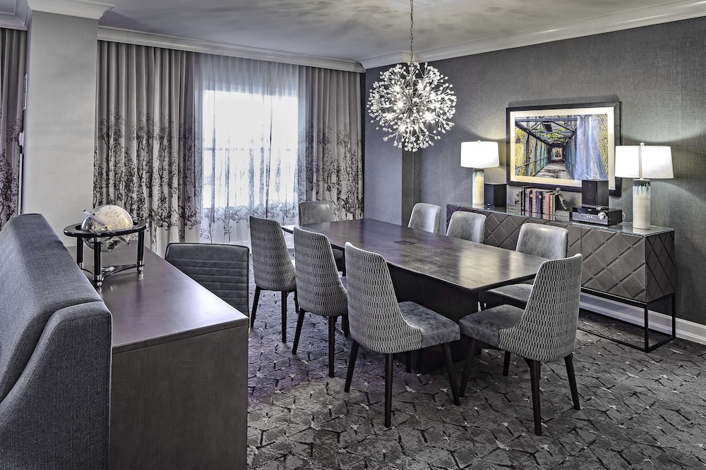 Suite, 1 King Bed, Kitchenette, Corner - Photo 9