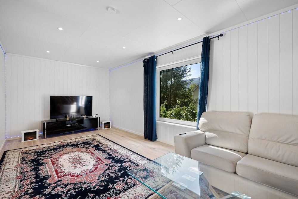 House, 2 Bedrooms, Balcony, Garden View