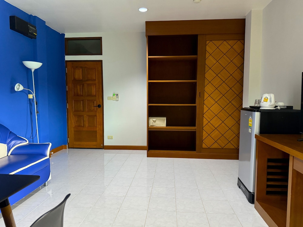 Deluxe Suite - Photo 9