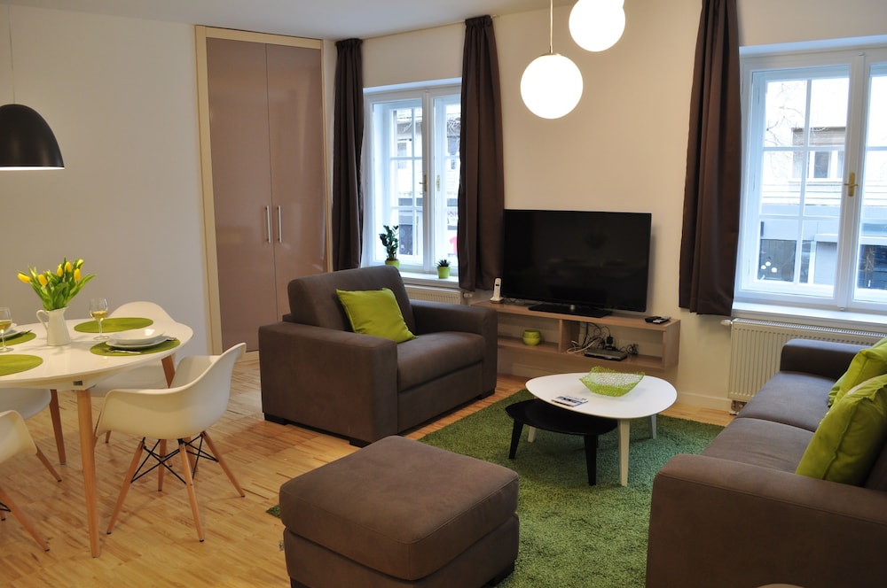Exclusive Apartment, City View (Green)