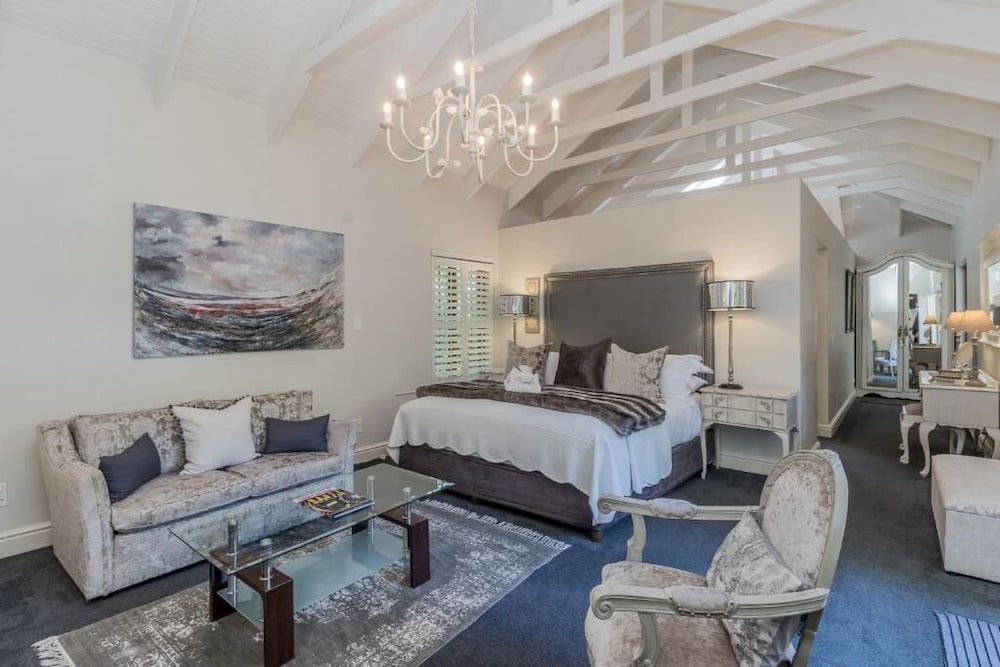 Executive :The Rose Suite