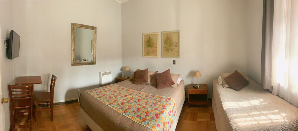 Classic Quadruple Room, Shared Bathroom, City View
