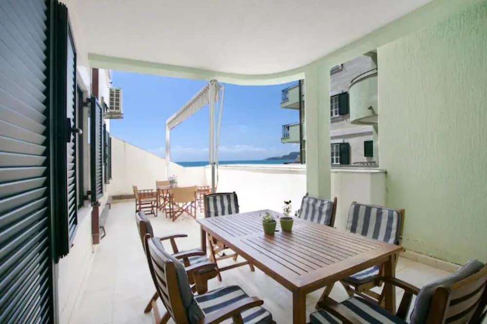 Comfort Apartment, 4 Bedrooms, Partial Sea View photo 1