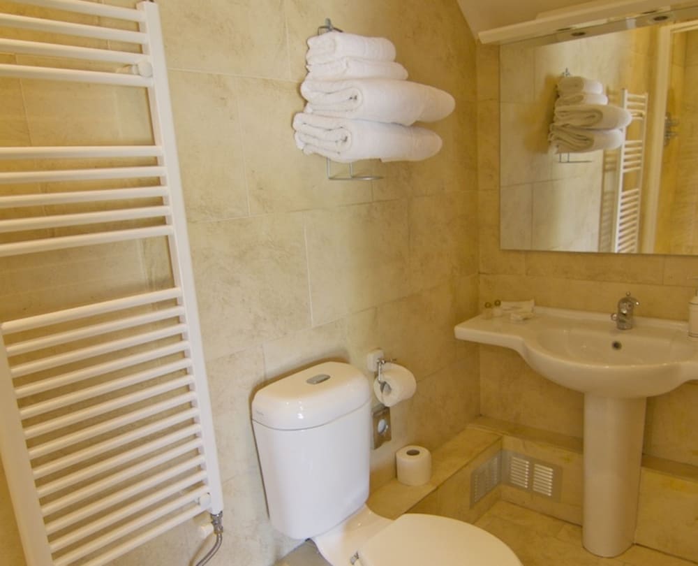 Standard Double Room, Ensuite (Room 3 Chestnut Tree) photo 3