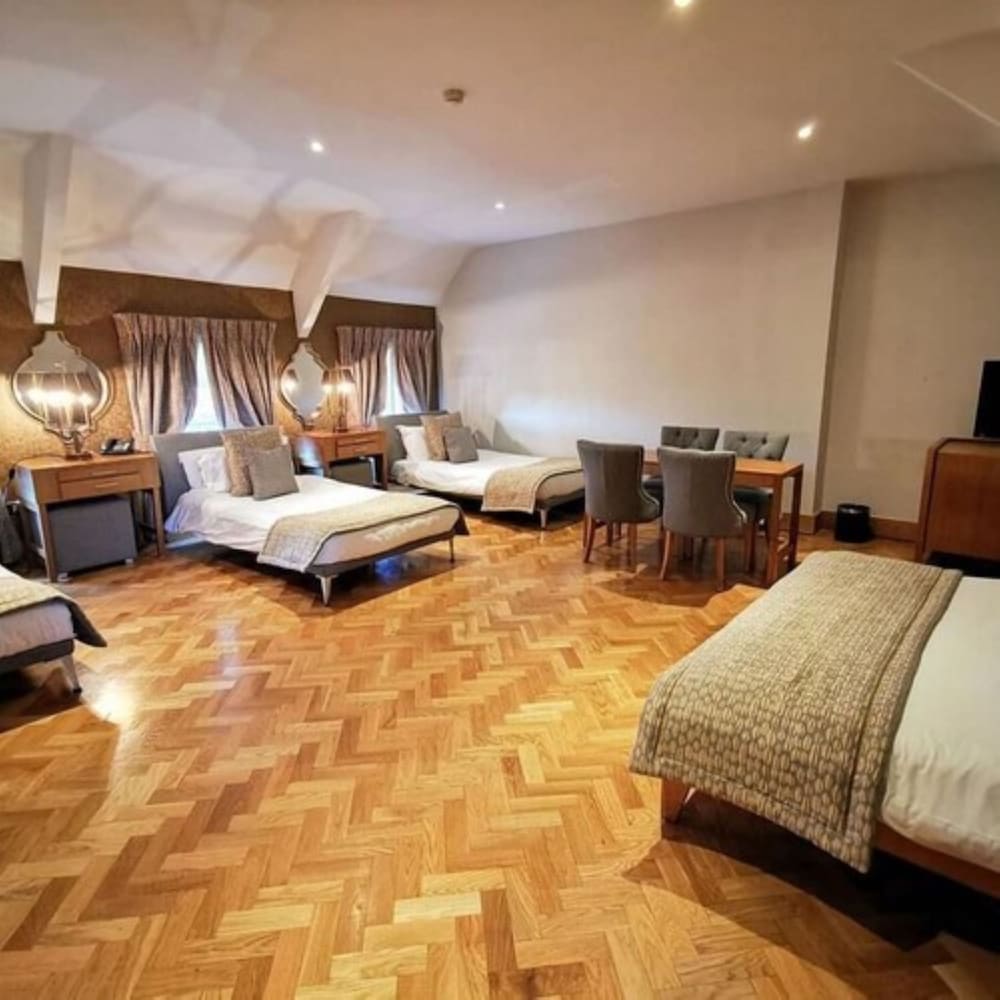 Classic Quadruple Room