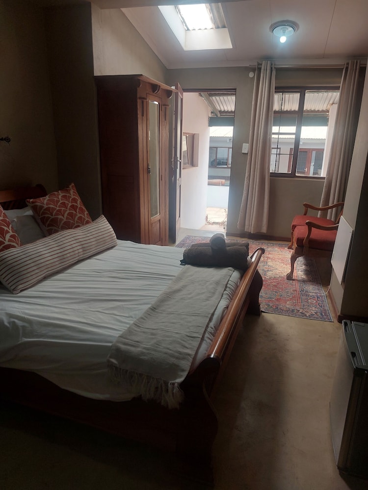 Standard Double Room - Photo 2