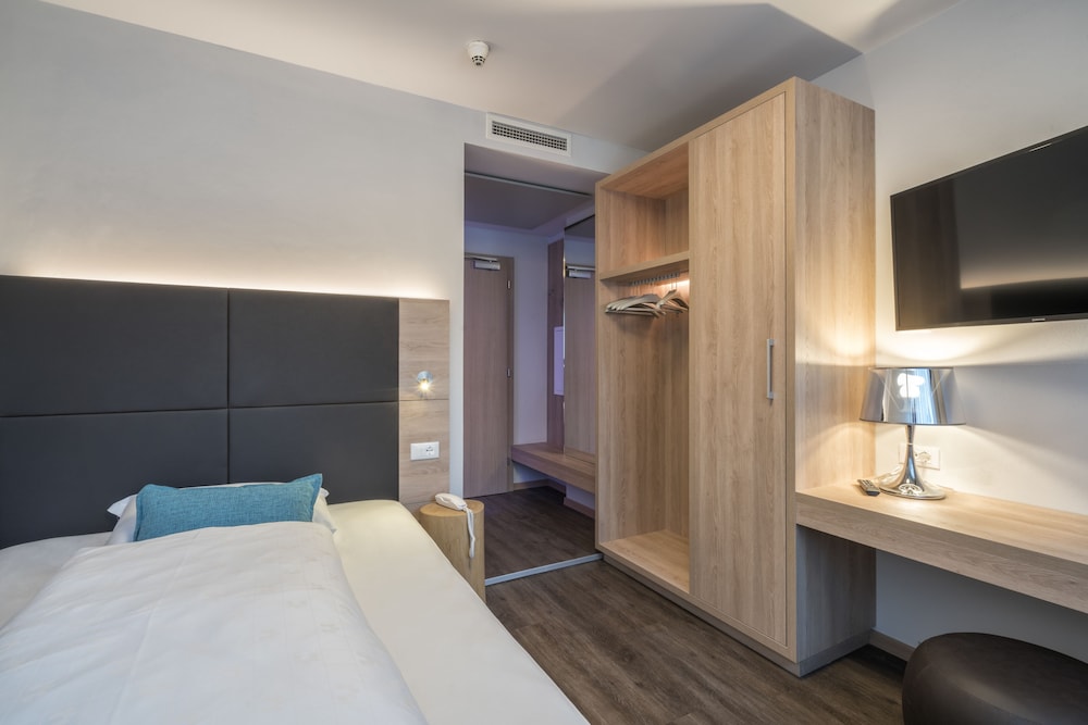 Standard Single Room, Annex Building photo 3