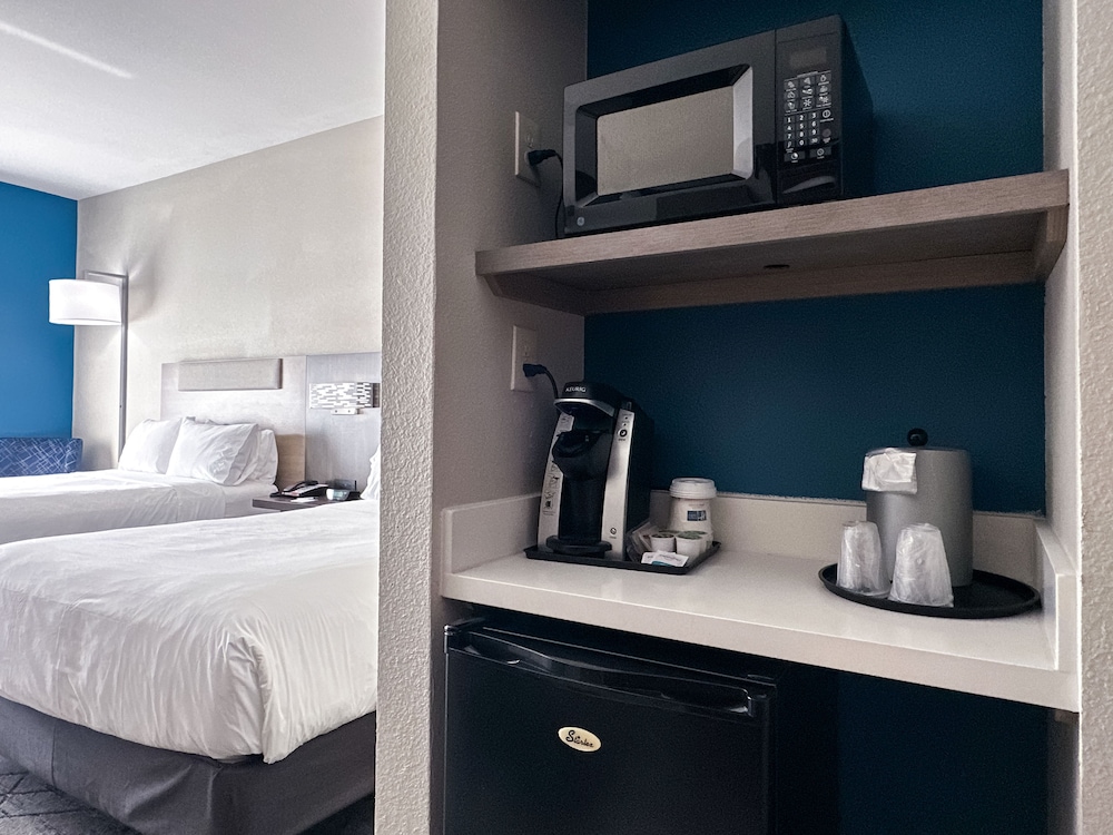 Standard Room, 2 Double Beds, Accessible (Mobil, Roll Shwr) - Photo 2