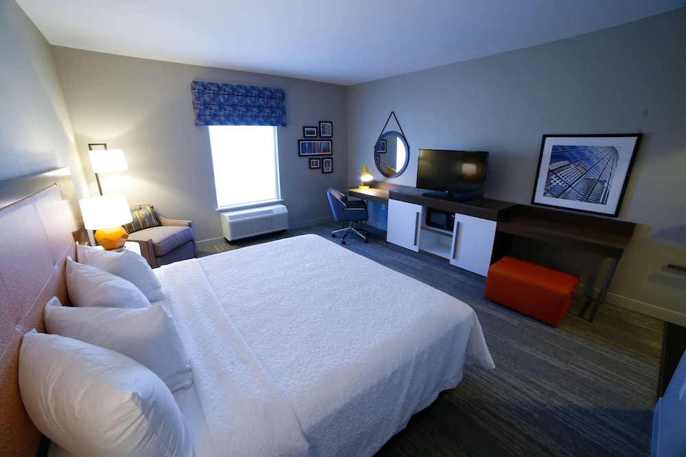Room, 1 King Bed, Accessible (Hearing) photo 2