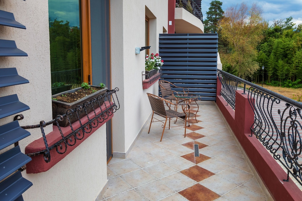 Standard Double Room - Photo 7