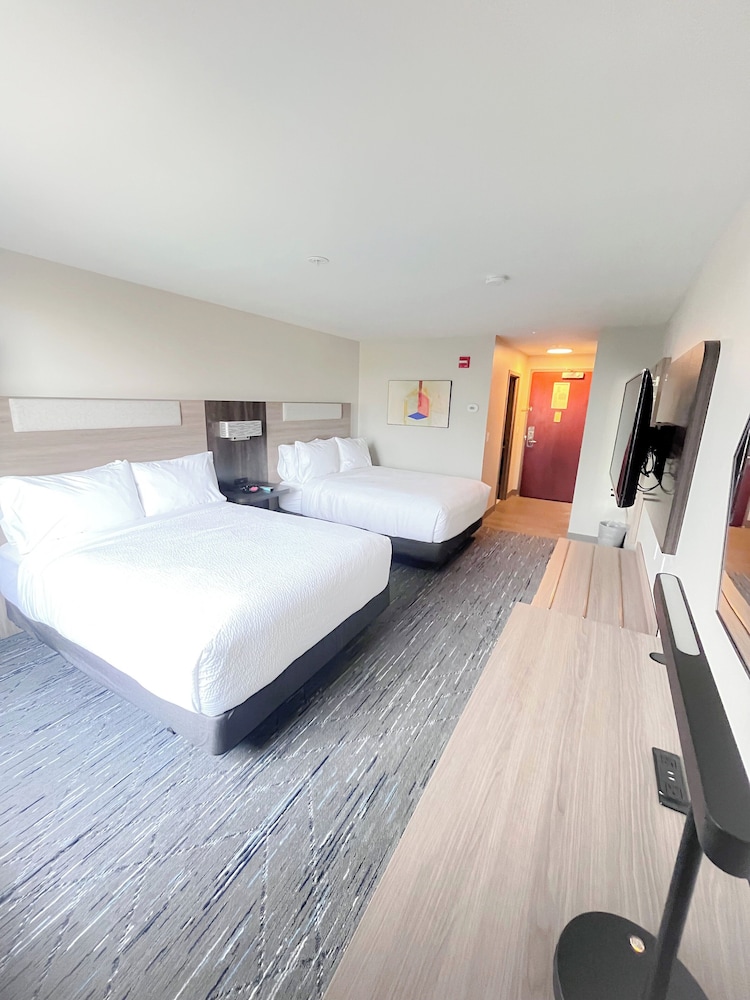 Standard Room, 2 Queen Beds - Photo 4