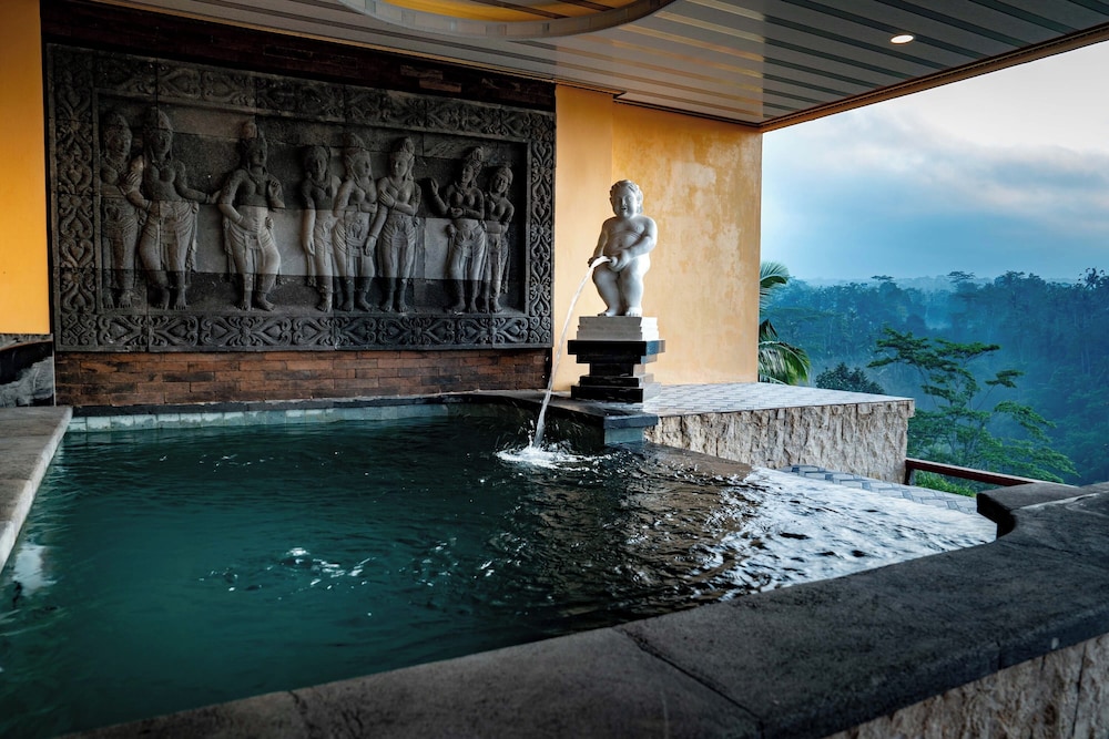 Grand Deluxe Campuhan with Private Pool and Valley View