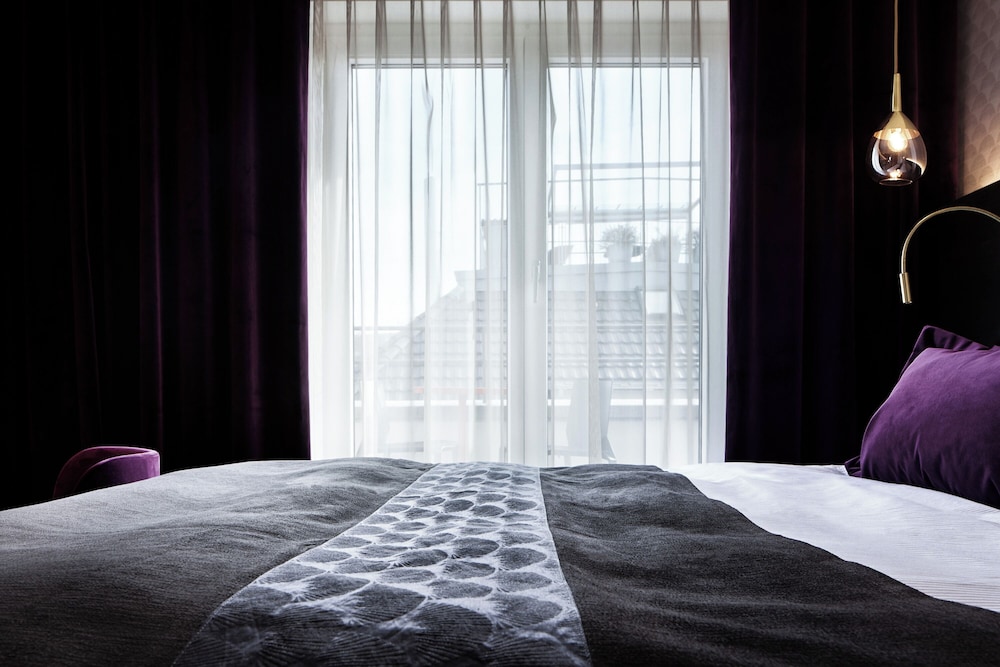 Standard Room, 1 Queen Bed - Photo 3